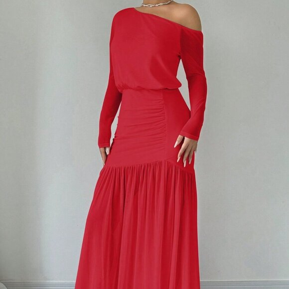 Red Elegant Women's Asymmetric Neck Pleated Long Sleeve maxi Dress - Picture 5 of 5